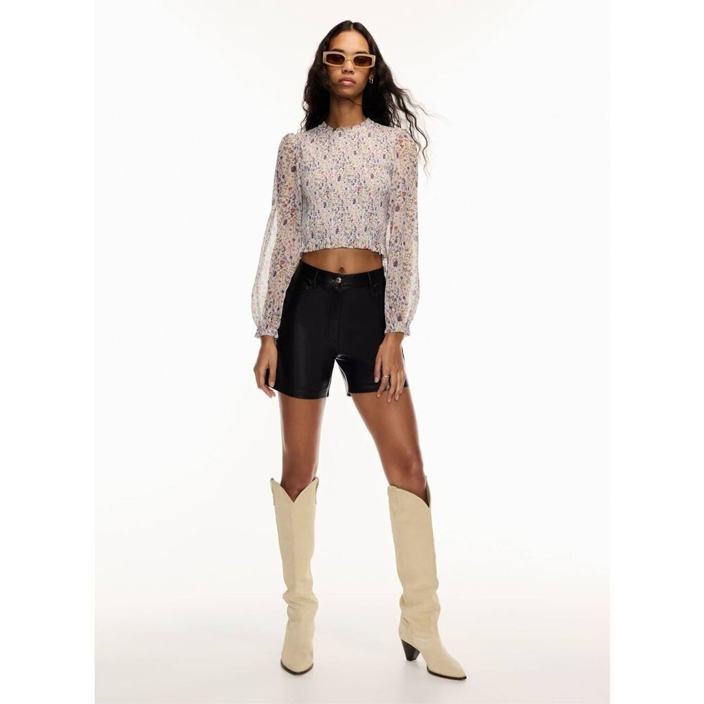 Aritzia Wilfred Black Faux Leather Shorts Women’s Size 6 | High Rise, Front Pock